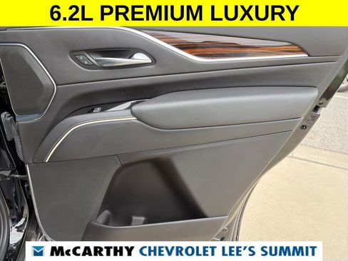 Used 2023 Cadillac Escalade Premium Luxury w/ LPO, Illumination Package AWD/4WD image 38