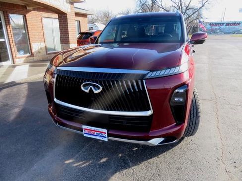 Used 2025 INFINITI QX80 Luxe image 2
