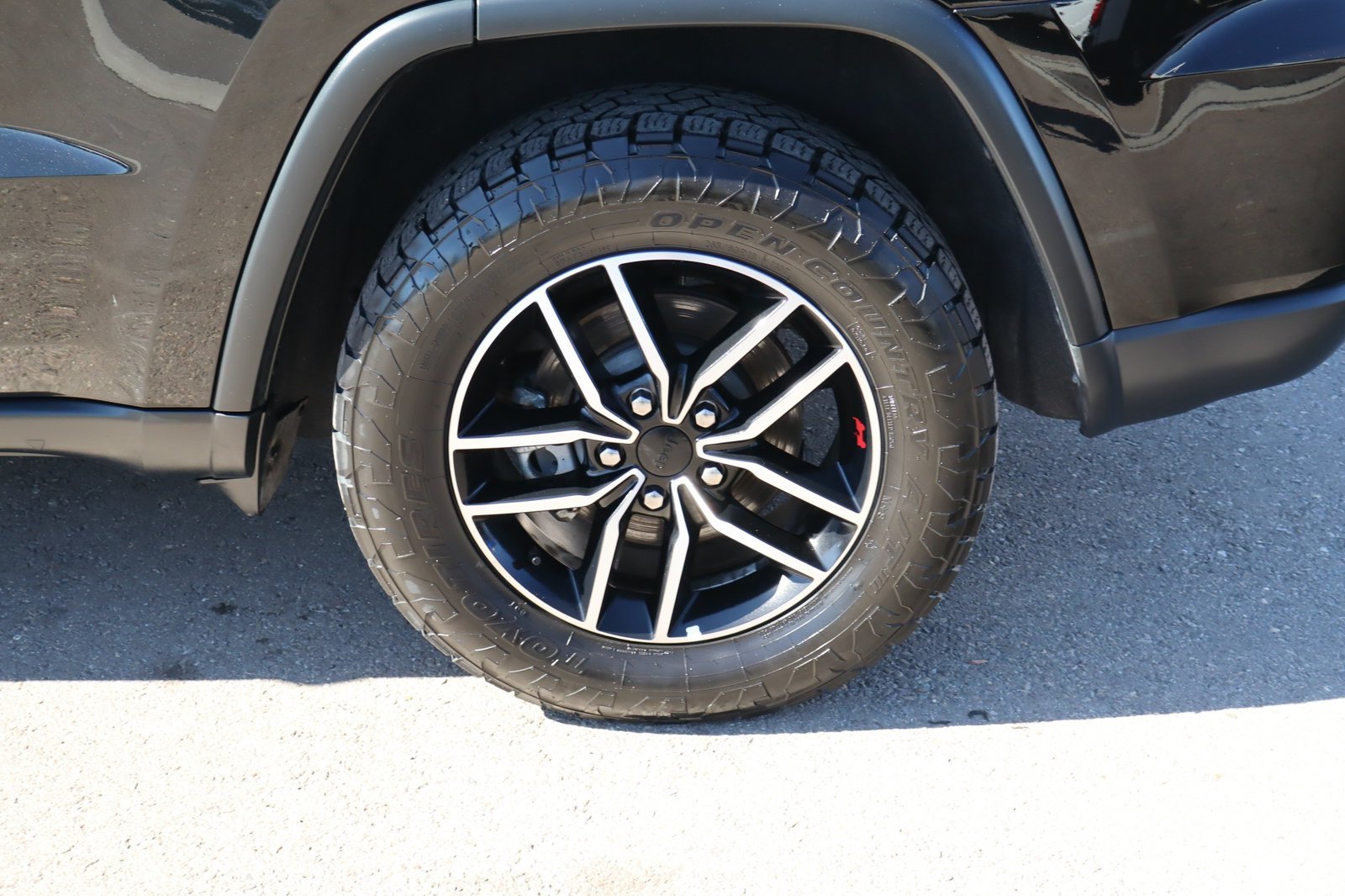 Used 2021 Jeep Grand Cherokee Trailhawk AWD/4WD image 13