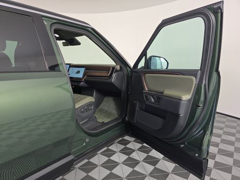 Used 2023 Rivian R1S Adventure AWD/4WD image 19