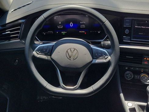 Used 2024 Volkswagen Jetta SE FWD image 13