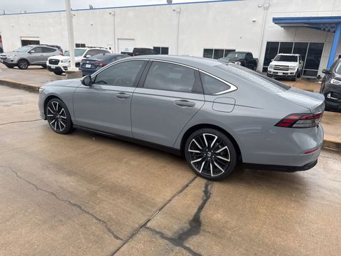 Used 2025 Honda Accord Touring image 6