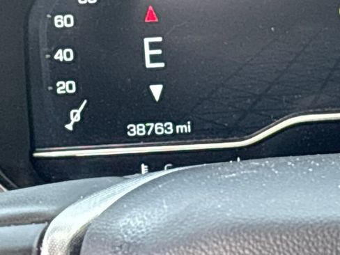 Used 2023 GMC Sierra 1500 Elevation image 17