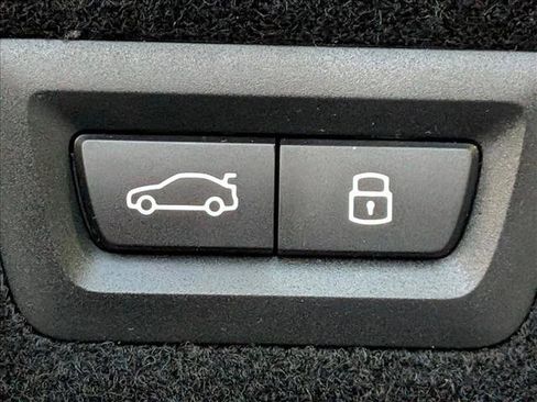 Used 2025 BMW 740i image 19