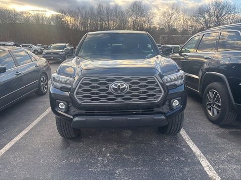 Used 2023 Toyota Tacoma 4x4 Double Cab image 2
