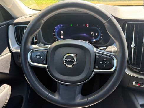 Used 2023 Volvo XC60 B5 Core FWD image 18