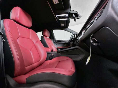 New 2026 Porsche Macan AWD/4WD image 29