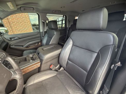 Used 2018 Chevrolet Tahoe LT w/ Luxury Package AWD/4WD image 20