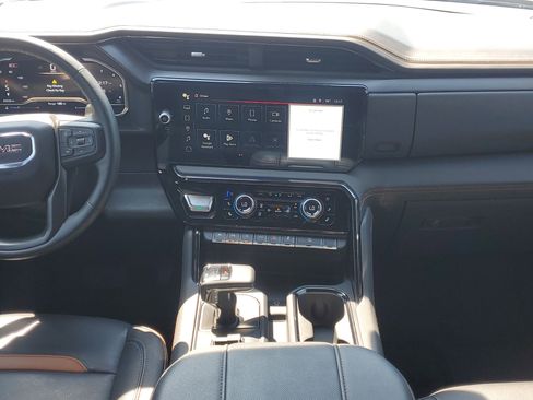 Used 2024 GMC Sierra 1500 AT4 w/ Technology Package image 16