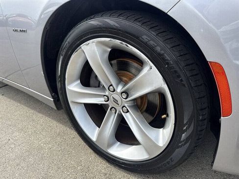 Used 2018 Dodge Charger R/T RWD image 13