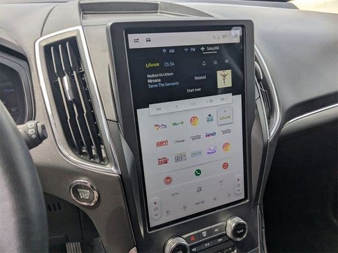 Used 2024 Ford Edge Titanium image 25