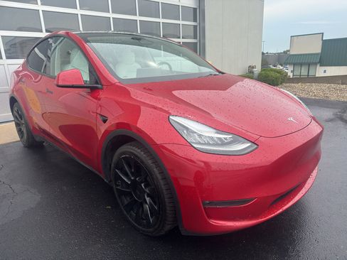 Used 2023 Tesla Model Y Long Range AWD/4WD image 11