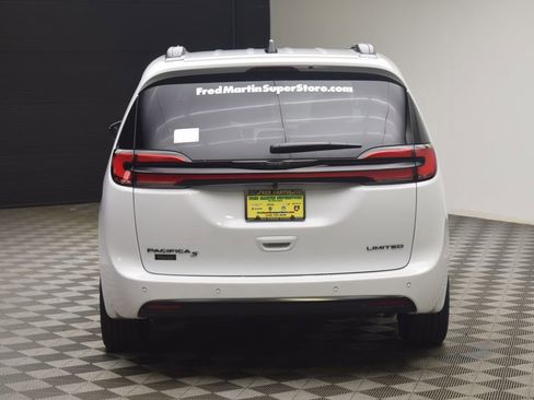 New 2026 Chrysler Pacifica Limited w/ S Appearance Package image 14