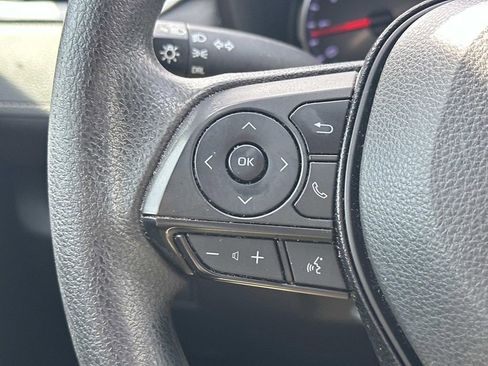 Used 2020 Toyota RAV4 LE FWD image 22