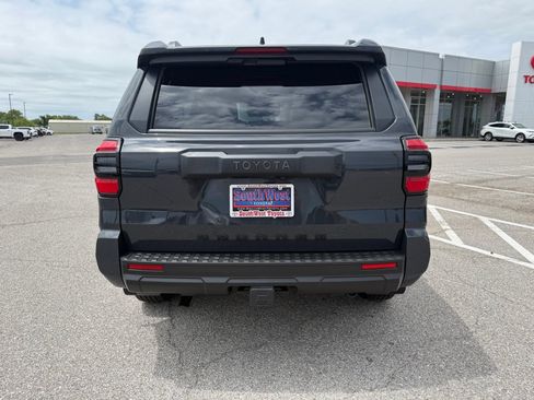 Used 2025 Toyota 4Runner SR5 AWD/4WD image 6