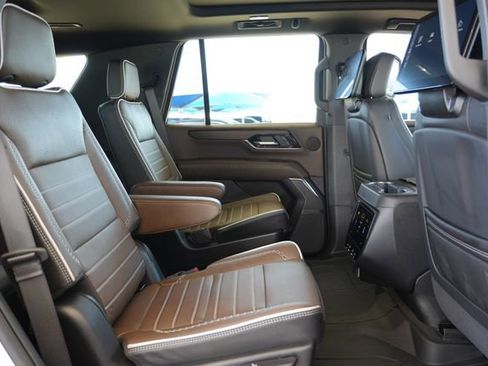 Used 2026 GMC Yukon Denali Ultimate w/ LPO, Illumination Package AWD/4WD image 23