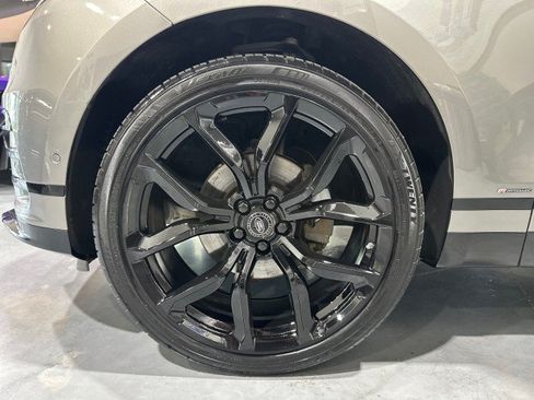 Used 2019 Land Rover Range Rover Velar R-Dynamic SE AWD/4WD image 8