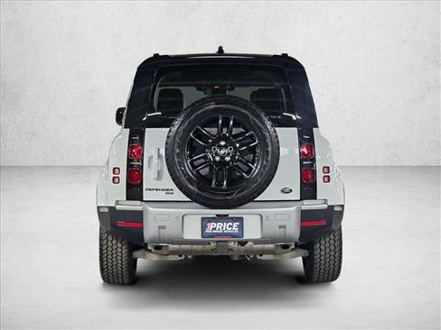 Used 2022 Land Rover Defender 110 SE AWD/4WD image 6