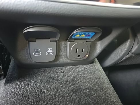 Used 2026 Genesis GV70 3.5T Sport Prestige image 32