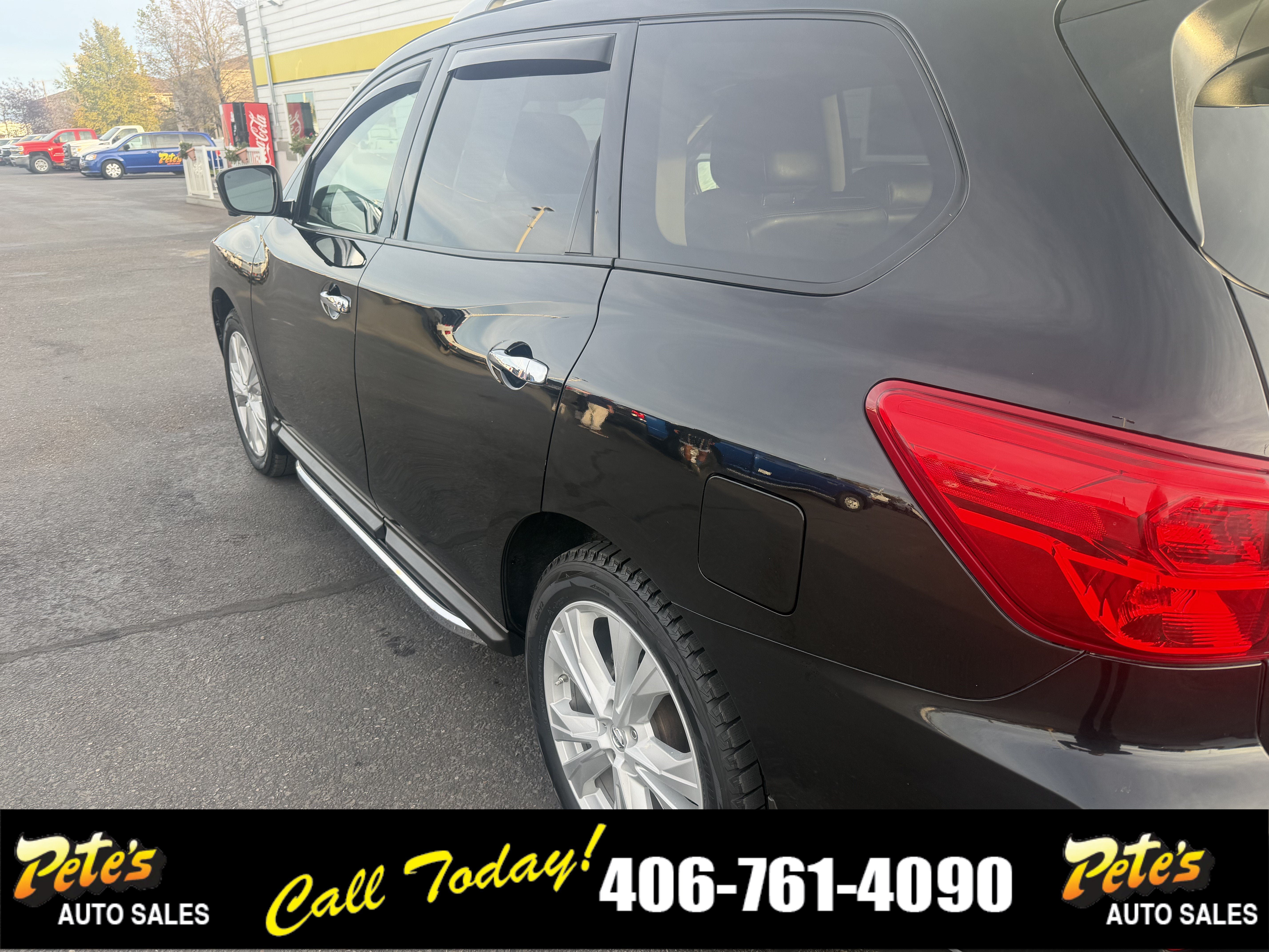 Used 2019 Nissan Pathfinder SL w/ SL Premium Package AWD/4WD image 9