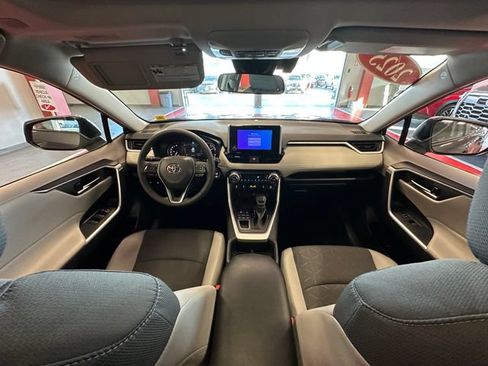 Certified 2025 Toyota RAV4 XLE w/ Convenience Package AWD/4WD image 12