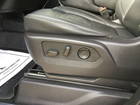 Used 2024 GMC Sierra 1500 SLT w/ X31 Off-Road Package image 8