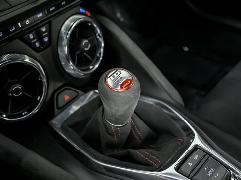 Used 2018 Chevrolet Camaro ZL1 image 34