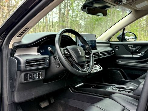 Used 2023 Lincoln Corsair Reserve w/ Equipment Group 202A AWD/4WD image 16