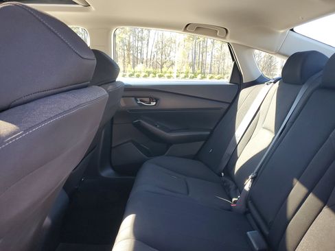 Used 2023 Honda Accord EX image 9