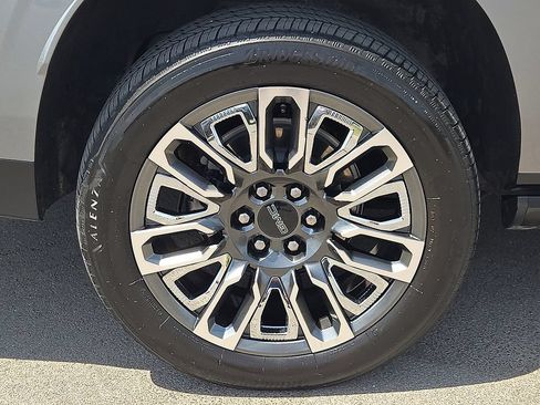 Used 2023 GMC Yukon XL Denali Ultimate w/ LPO, Floor Liner Package AWD/4WD image 7
