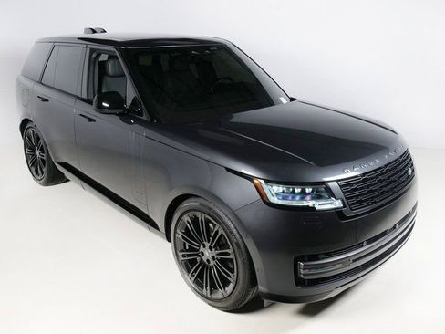 Used 2025 Land Rover Range Rover SE image 27