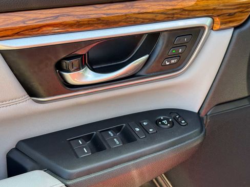 Used 2020 Honda CR-V Touring image 16