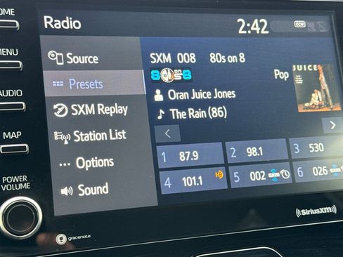 Used 2022 Toyota Venza XLE image 20