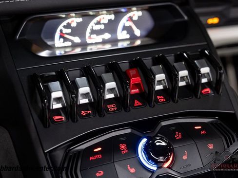 Used 2016 Lamborghini Huracan LP 610-4 image 23