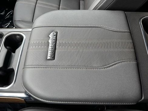 Used 2024 Chevrolet Silverado 3500 High Country w/ High Country Premium Package image 20