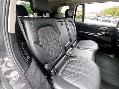 Used 2026 BMW X7 xDrive40i AWD/4WD image 19