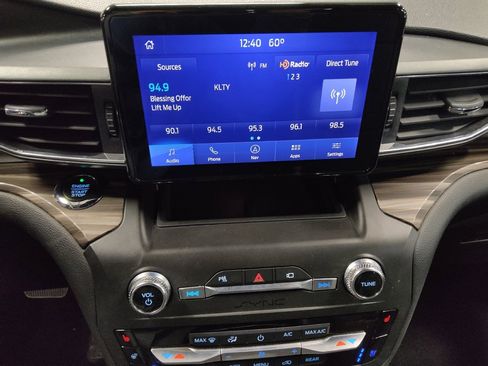 Used 2020 Ford Explorer Limited image 25