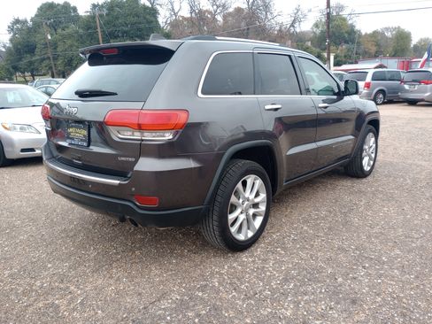Used 2017 Jeep Grand Cherokee Limited w/ Luxury Group II image 7