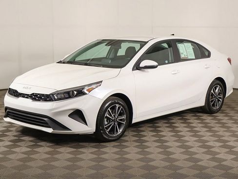 Used 2024 Kia Forte LXS w/ LXS Technology Package FWD image 7