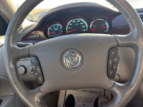 Used 2011 Buick Lucerne CXL image 19
