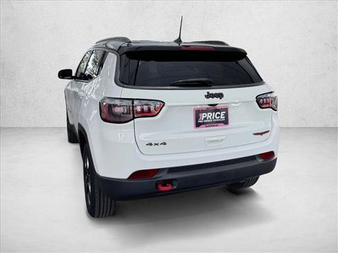 Used 2018 Jeep Compass Trailhawk w/ Leather Interior Group AWD/4WD image 4