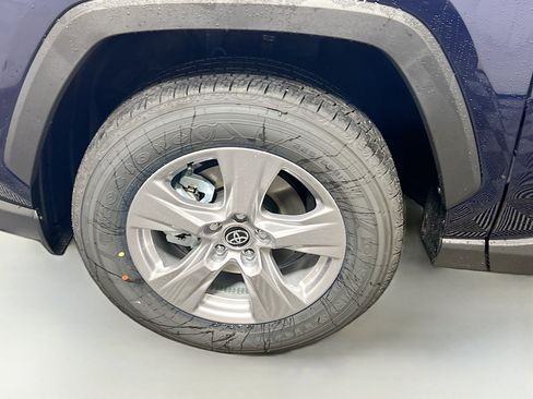 Used 2025 Toyota RAV4 XLE FWD image 13