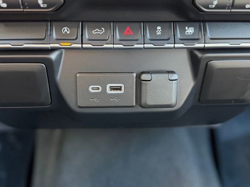 Used 2021 GMC Sierra 1500 Elevation image 13