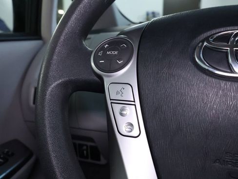 Used 2017 Toyota Prius V Three FWD image 19