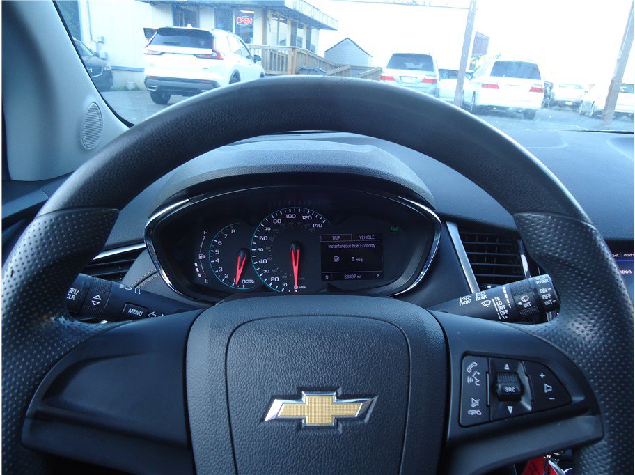 Used 2020 Chevrolet Trax LS FWD image 28