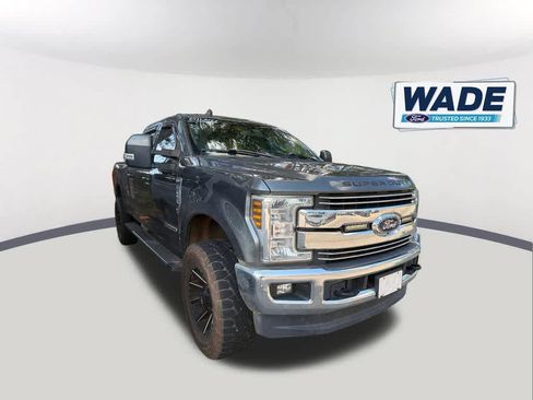 Used 2019 Ford F250 Lariat w/ Lariat Value Package AWD/4WD image 3