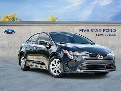 Used 2025 Toyota Corolla LE FWD image 1