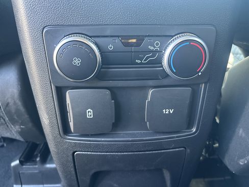 Used 2022 Ford Explorer XLT image 15