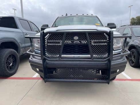 Used 2022 RAM 2500 Tradesman w/ Chrome Appearance Group image 2