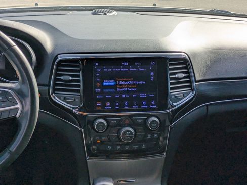 Used 2020 Jeep Grand Cherokee Limited w/ Luxury Group II image 16